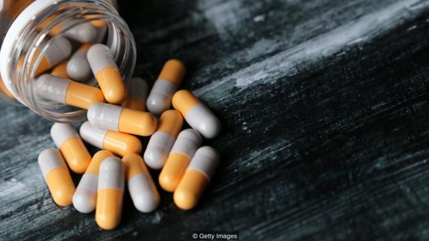 在服抗抑郁药物的患者中，，，，，，每10人中只有2人有病情改善的迹象。。。。。。。